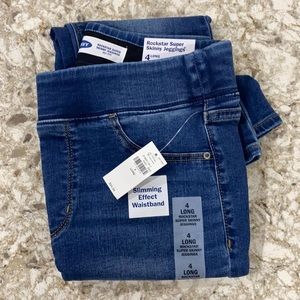 Old Navy rockstar super skinny jagging’s size 4L.